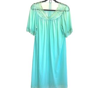 Shadowline  Vintage Nightgown Blue Green With Lace embroidered flower detail M